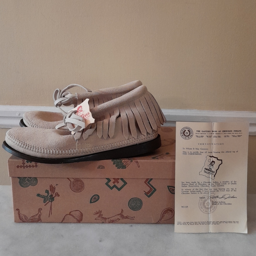 Qualla Reservation  Sz. 5 Genuine Leather Moccasins